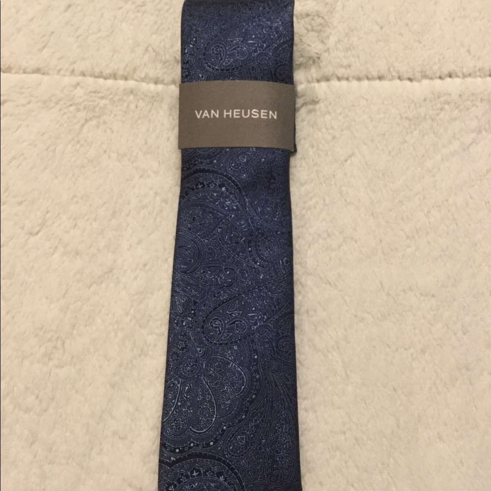 Blue Two tone paisley solid tie - Picture 2 of 5